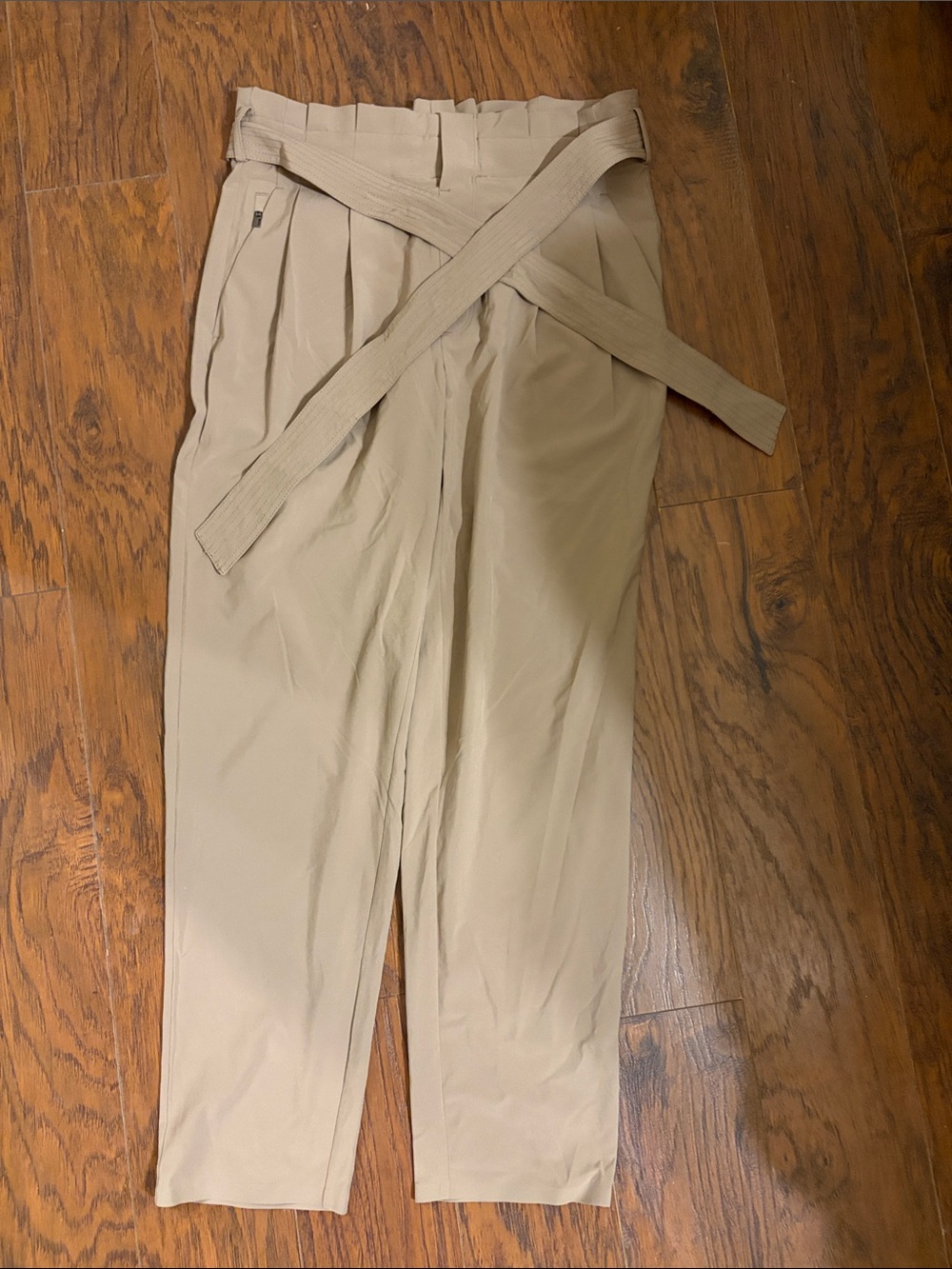 Athleta Skyline Pant II Paperbag Belted Khaki Travel Pants Women’s Size 4